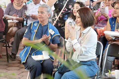 TuxtlaDIF's tweet photo. #DíaDelAbuelo #DIFTuxtla

Gran cierre de nuestros festejos vivimos en la Casa del Abuelo. 

Gracias al Club de Leones por sumarse a esta gran celebración y a su constante apoyo a través de diversos medios. https://t.co/anVCbkFGao
