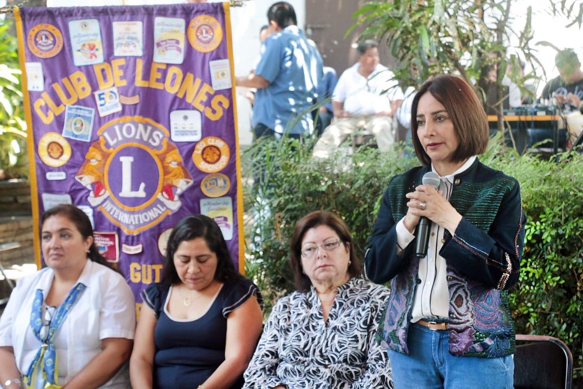 TuxtlaDIF's tweet photo. #DíaDelAbuelo #DIFTuxtla

Gran cierre de nuestros festejos vivimos en la Casa del Abuelo. 

Gracias al Club de Leones por sumarse a esta gran celebración y a su constante apoyo a través de diversos medios. https://t.co/anVCbkFGao
