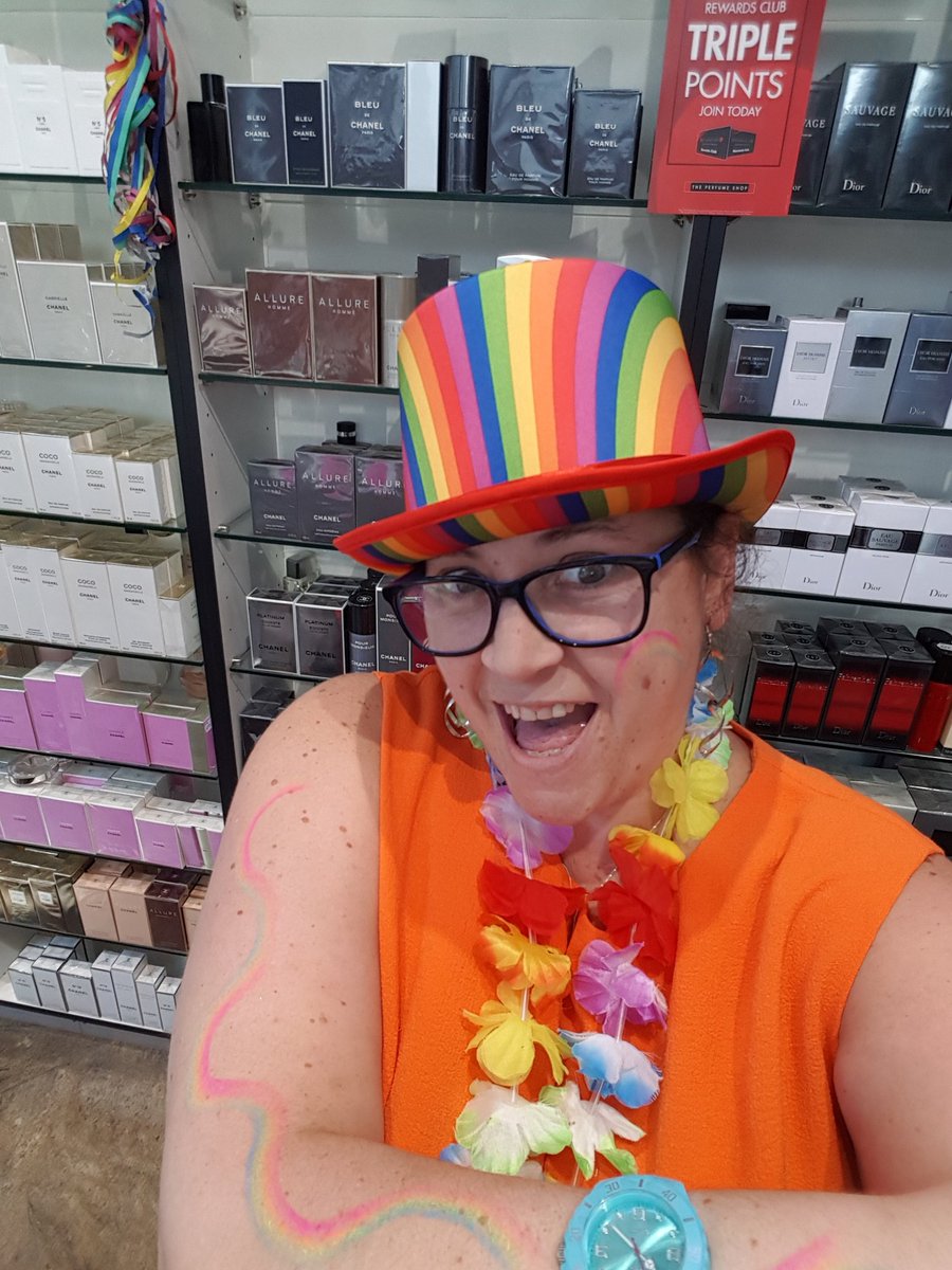 TPSReading67's tweet photo. not only are we giving #TriplePoints but also celebrating #ReadingPride2018 so why not come along get a treat for your self or loved ones and spread the love #LoveUnites #offers #rdguk #Oracle #rainbow #unicorn 🌈🌈🦄🦄💛💚💙💜🧡 https://t.co/1inDWP3yKu