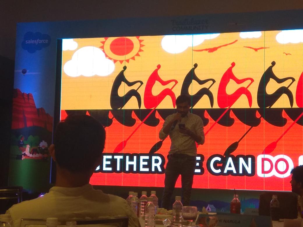 RadhikaBansalSF's tweet photo. Our favorite @roshansss ending the #CommunitySummit2K18 with pleasant music https://t.co/gUAbEkR9G0