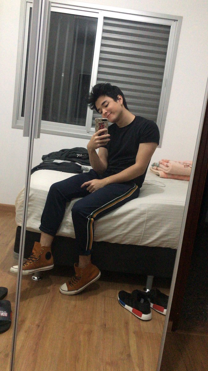 morimura's tweet image. GENTEEE!
Vim aqui avisar que às 13h tem video novo!
Já coloca o despertador aí! Quero quem vão ser os primeiros a assistir 🙈