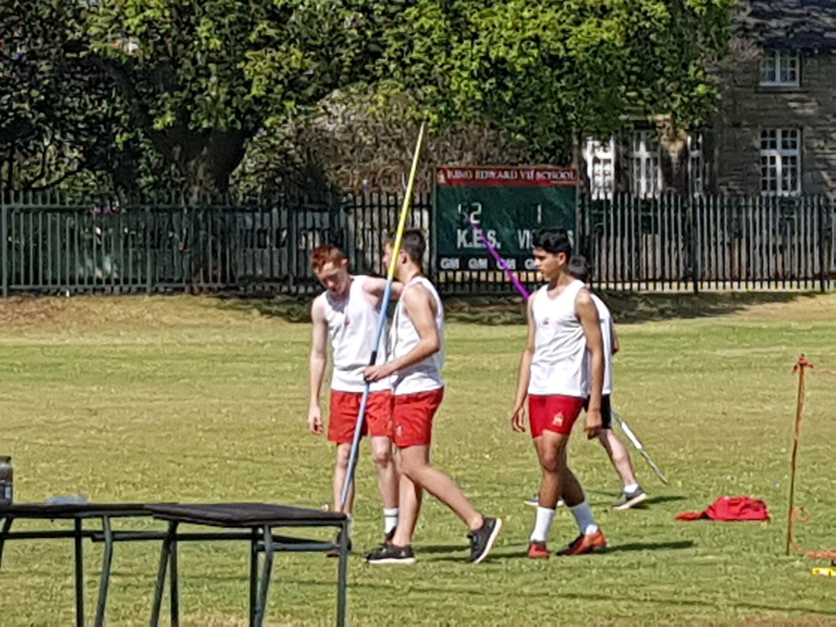 KingEdVIISchool's tweet photo. #RedAthletics #FriendlyMeet btw @SpringsHigh &amp; @jeppeboys 
KES won 45 events #welldone to all our athletes! #RedThanks to Springs &amp; Jeppe for joining us on #SpringDay⚘🔴 #GoSchool @peace1972SMS https://t.co/Uwn5OL1Jmt