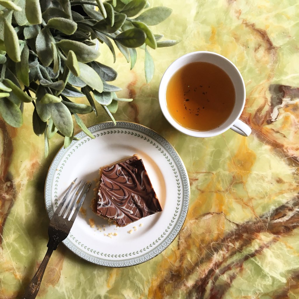 the perfect combination = salted caramel millionaire + mint tea 🌿

#sweetsaturday #cakeandtea #eatmcr #mcr_collective #tea #independant #independantcoffeeshop #nq #northernquarter #mood #minttea #vsco #tweetfood