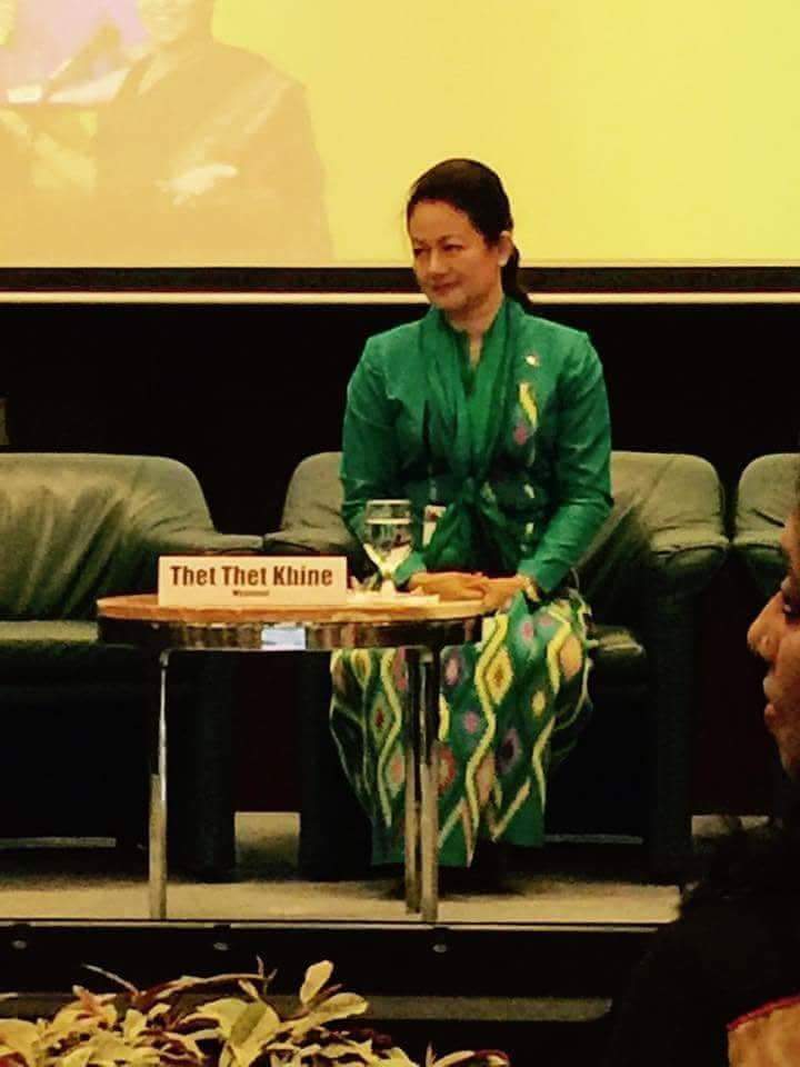 ေဒၚသက္သက္ခိုင္နဲ႔
ဦးေက်ာ္ေဇယ်တို႔ကို႔
NLD မွ ထုတ္ပယ္ ခဲ့ေလၿပီ
ျပည္သူကို ဗဟိုျပဳသူ ရန္သူလို႔
သူတို႔မွတ္ထင္စြဲေလသေလာ?????