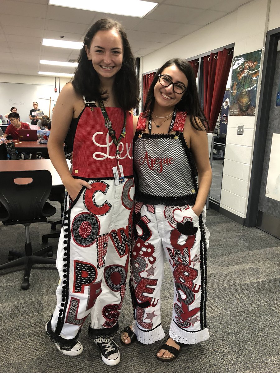 Janelle's tweet photo. Can’t believe they’re seniors already! They have that Cowboy spirit! @NewTechCoppell #nthcEMPOWER #CISDOurStory https://t.co/omViPpUqaX
