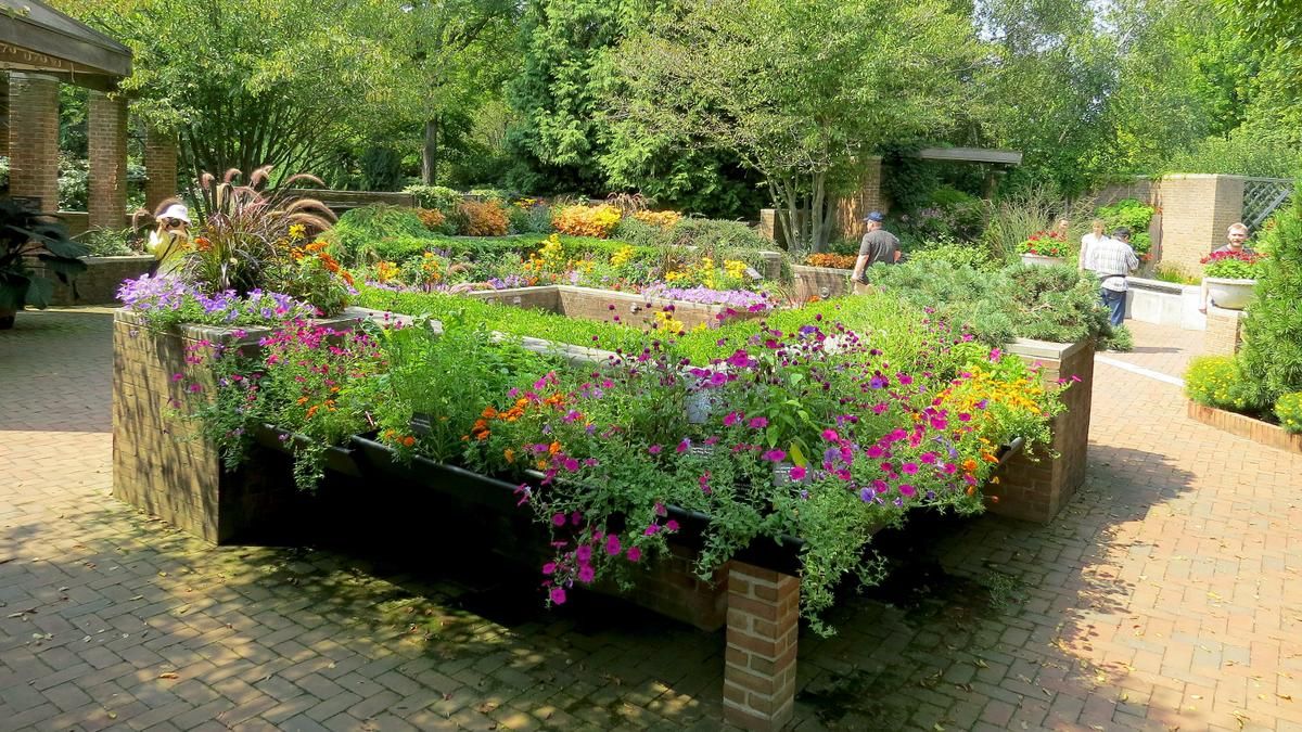 VR_Gardens's tweet photo. Useful ideas for gardeners who could use a bit of physical help in pursuing their passion for growing things. https://t.co/wgLdrcqzWA https://t.co/9ClcxEF5Ht