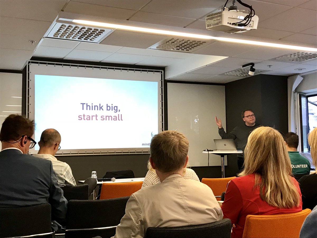 reinventworkse's tweet photo. Idag är vi på #SPSSthlm @Paul_Linde presenterar de senaste trenderna inom den digitala arbetsplatsen. #Office365 https://t.co/KkOF4L2Z0i