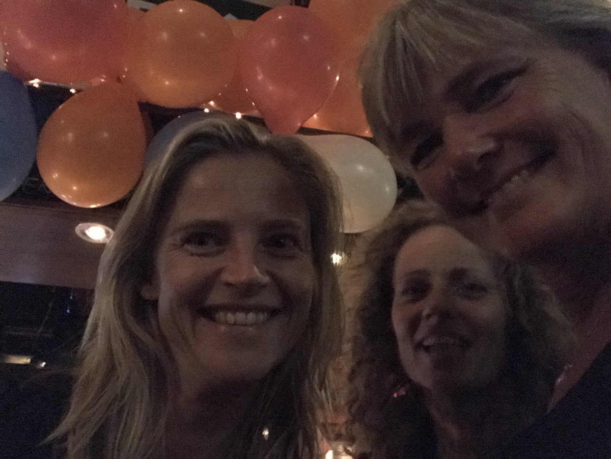 IreneSloof's tweet photo. En ook @eersteling met Annette, Maaike, Marcel en Ton besteedt aandacht aan het wereldkampioen zijn! Super bedankt! #proosten #hoofddorp #wereldkampioen https://t.co/6kMA0OX6xB