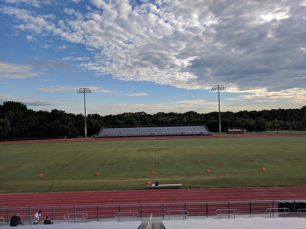 RHS_SID's tweet photo. Beautiful day for Junior Warriors π at #tomahawkstadium #ArrowsUp https://t.co/BPcT08LtfY