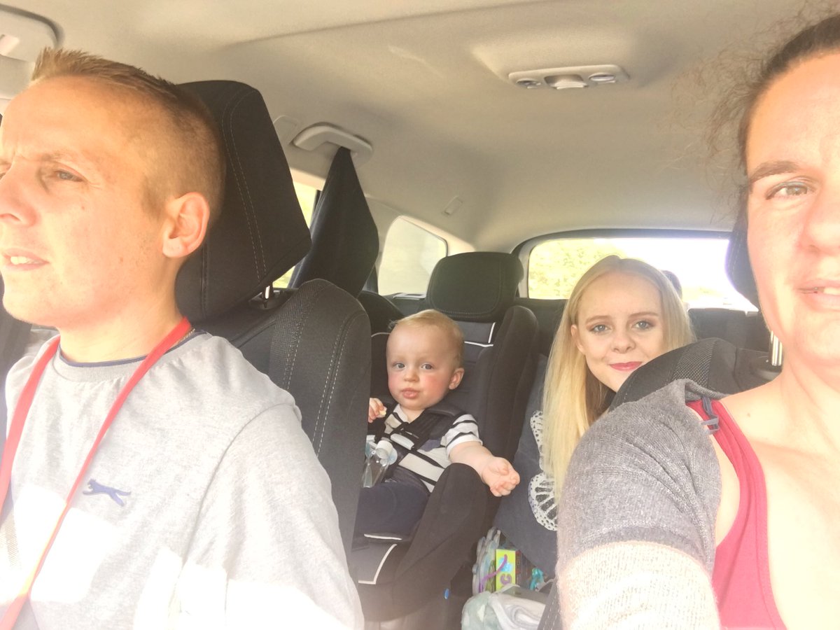 Ice hockey road trip off to <a href="/jethockey/">AlcoMoto Slough Jets</a> to watch <a href="/InvictaDynamos/">InvictaDynamos</a> #loudandproudfans #roadTrip