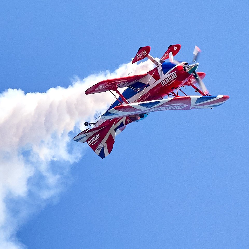 Great day at the Bournemouth Air Festival <a href="/BmthAirFest/">Bournemouth Air Festival</a> yesterday thanks to Racheal and Hugh of Castle Cameras <a href="/Castlecameras/">Castle Cameras</a> . Can't beat sunshine and planes! <a href="/Bournemouthecho/">Bournemouth Echo</a> #airshow #RedArrows