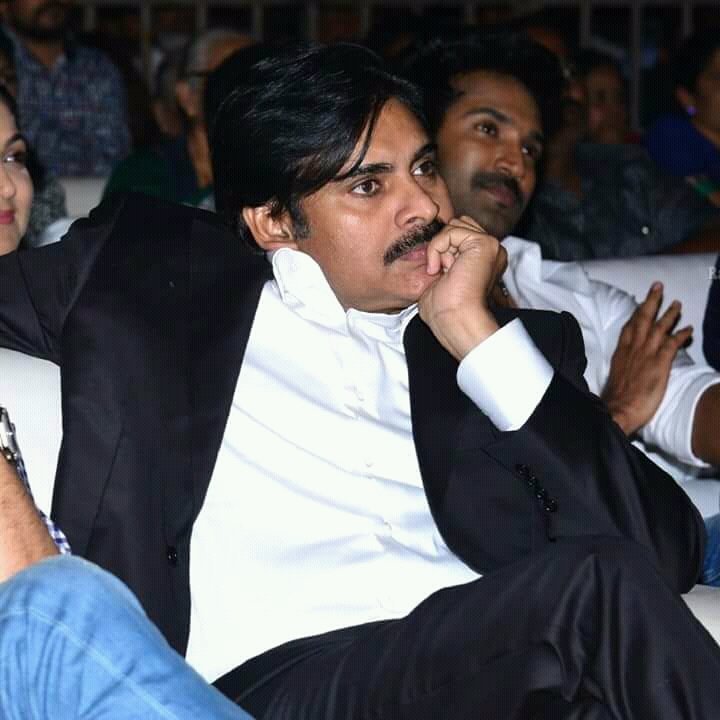 rameshnaik098's tweet photo. ROYALTY KA BAAP😘😘
#HBDJanasenaniPawanKalyan #HBDJanasenaniPawanKalyan #HBDJanasenaniPawanKalyan #HBDJanasenaniPawanKalyan https://t.co/ot8qkF7TQp