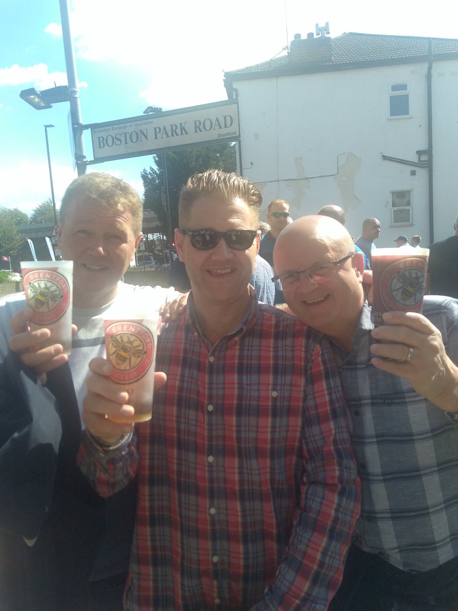Dancin_'s tweet photo. Super family day out with @FitzCorry @CorrySparky and our favourite #nffc steward @SteveTring #coyr #doublesuper #brentfordaway https://t.co/ctgmiaRMuh
