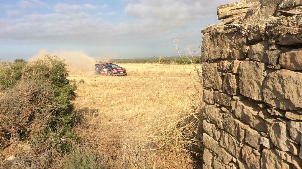 RMCMotorsport's tweet photo. Ecuador del Rallye de Cervera. Alonso y @jorge_dcv pujan por meterse en el podium y la Copa N5 RMC Motorsport es liderada por @efren_llarena https://t.co/eduyy84Ne3