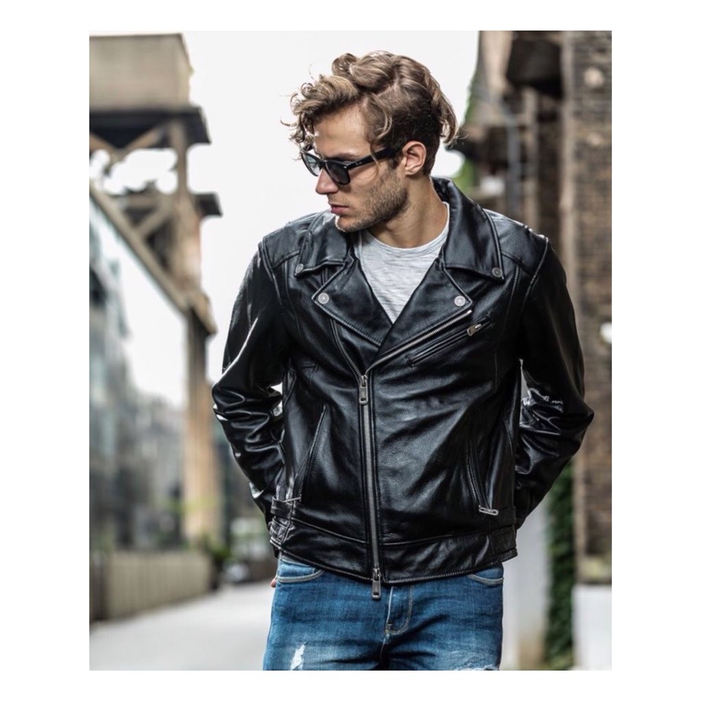 | J A C K E T | 
#leathershoes #travelbags #midnight #runaway #handcrafted #leatherjacket #leatherlove #eyecatcher #brogues #style #qualityleather #craftmanship #bikerjacket #ridingjacket #leatherboots #handmadeboots #leathersmith
Dm or whatsapp on the number given in the bio.