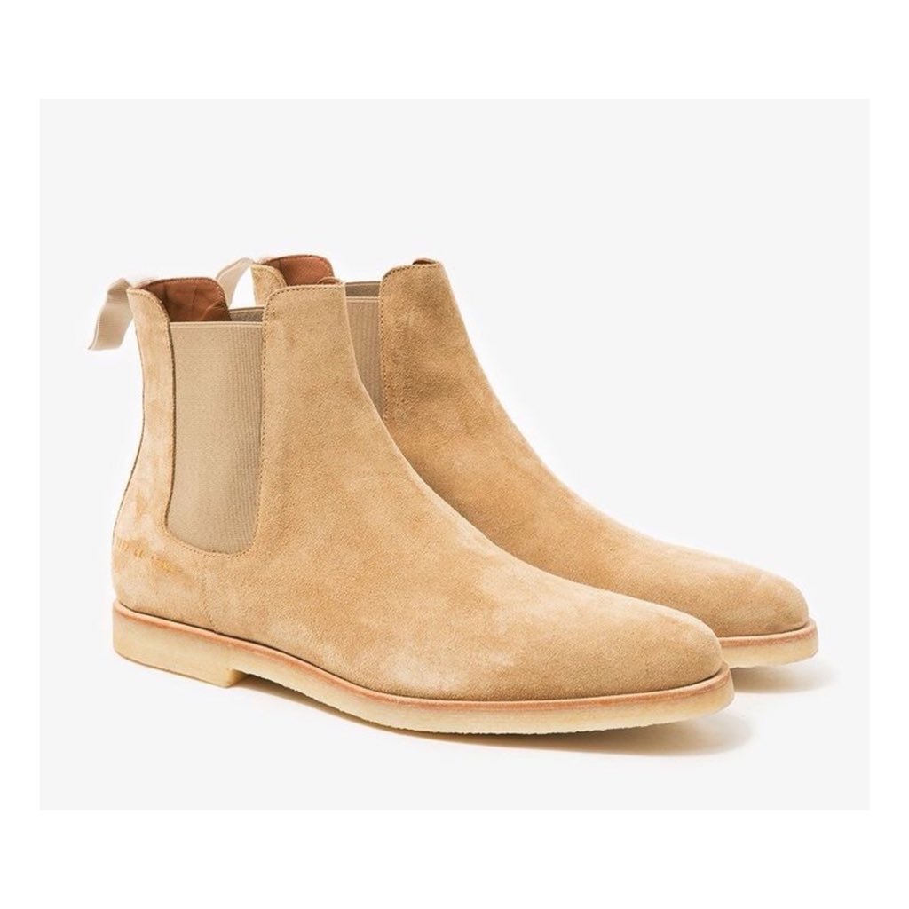 | C H E L S E A • B O O T  |
#handmadeshoes #leathershoes #leatherbags #leatherwallet #leatherboots #derby #leatherderby #handcrafted  #leatherjacket #ridingjacket #leatherboot #chelseaboots #boots #leatherboots #leathersmithindia
Dm or whatsapp on the number given in the bio.