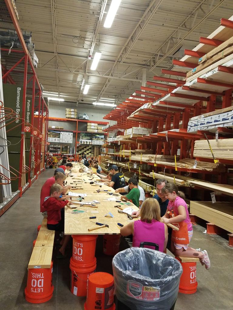 MichelleAmhawk4's tweet photo. Kids workshop is full swing!  #kidsworkshop #cumminghomedepot https://t.co/LOdoGZ31a2