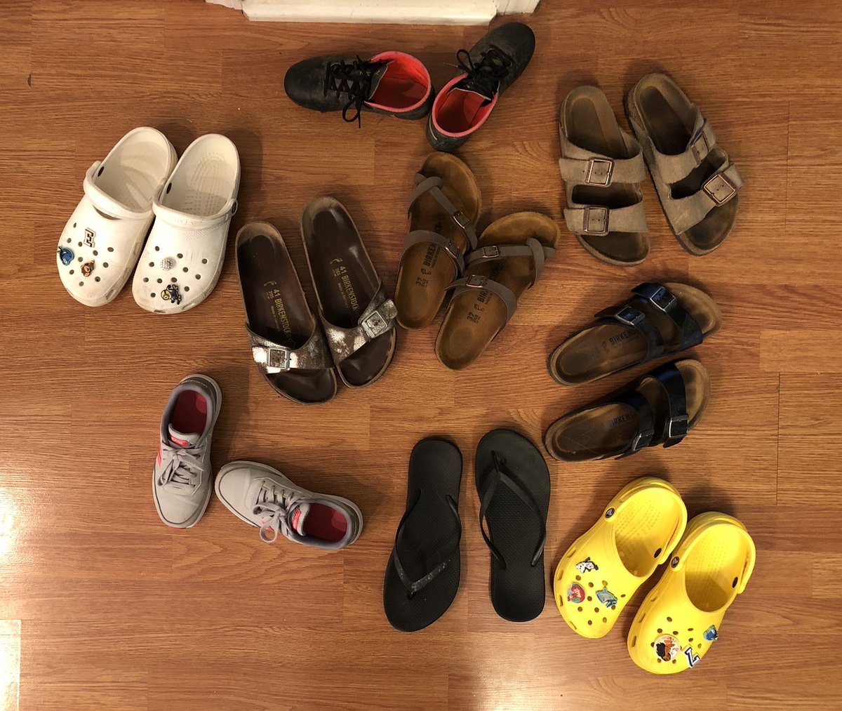 SharonSuriano's tweet photo. This slumber party accumulation has me thinking... If your students got to write the question, what could they ask? What could we know abt students by the questions they create? #gjpsmath #notaworksheet #octm #MTBoS https://t.co/wjWEVWUsav