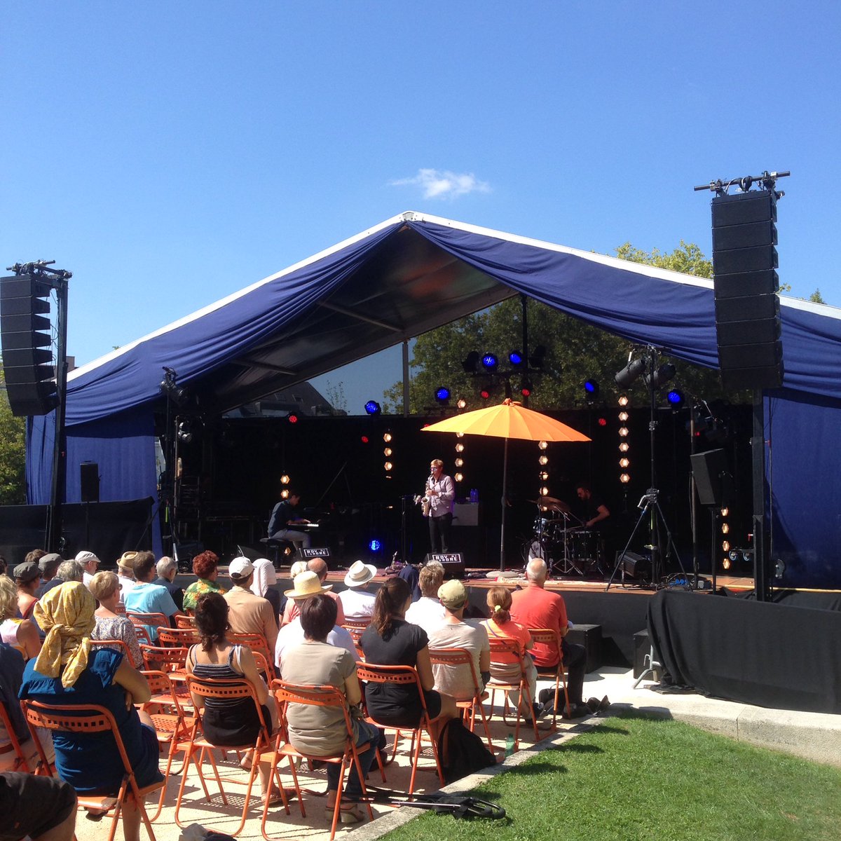 #rdverdre c'est parti pour les premiers concerts !
nOx3 Scene Sully 🎶😎