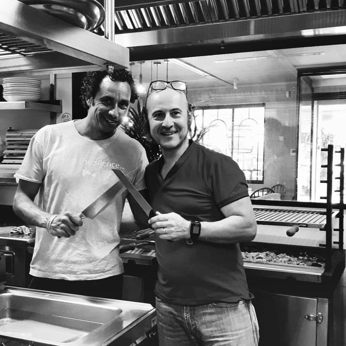 Nos encanta recibir visitas tan importantes como la del triatleta <a href="/exposito78/">JORGE EXPOSITO</a> gran amigo de nuestro chef @joaquinpeira 
Y tú... ¿Nos conoces?
Calle Alberto Alcocer, 43
#restaurantesmadrid #restaurantes #gastronomia #cocteles #chef #healthyfood #nuevoenmadrid #Madrid #Spain