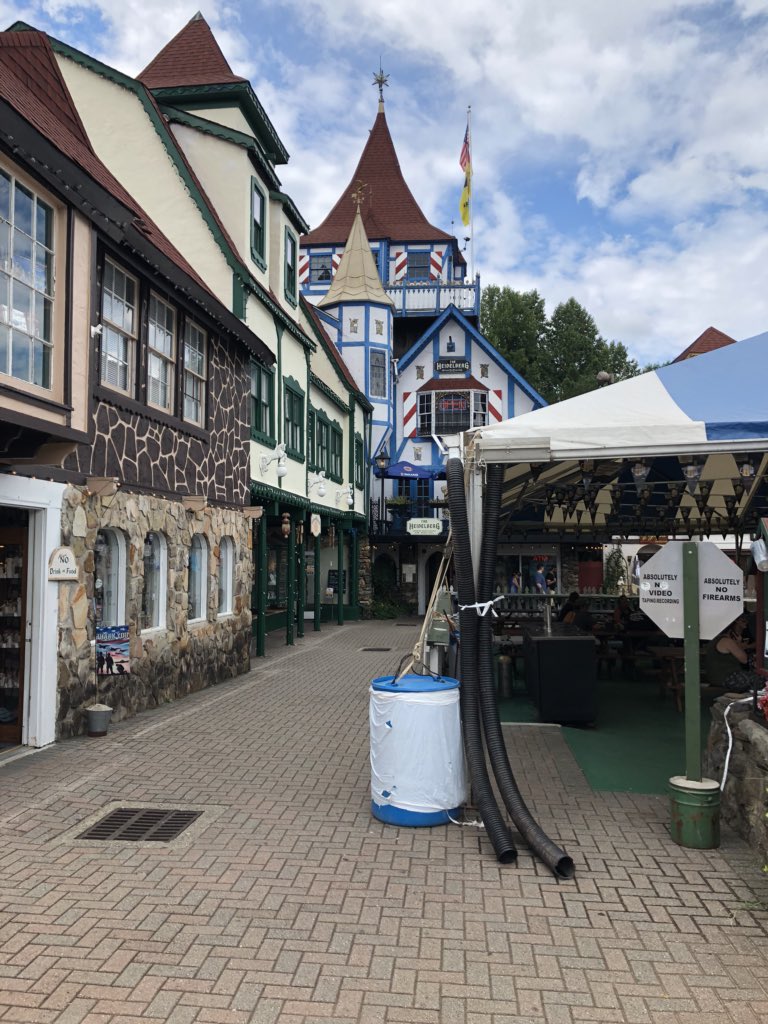 ordisgaming's tweet photo. We went to #Helen #Georgia yesterday to stay one #night. This place is like walking into a #RPG. #twitch #twitchtv #twitchcreative #gamer #gamermind @SmallStreamersC @rts_instant @NewToTwitch @TheRealTityBoy https://t.co/Riumc7k7n1