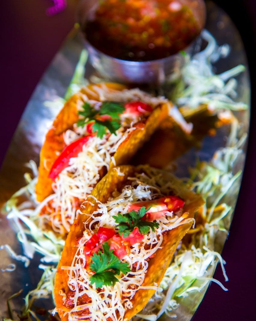 OyeKake's tweet photo. 🌮 to start things off 
Yes/ hell yes?
Our doors open at 7 pm
😄
.
.
.
#OyeKake #Taco #Yum #Tasty #LowerParel #Fort https://t.co/AQqRtxCXpZ