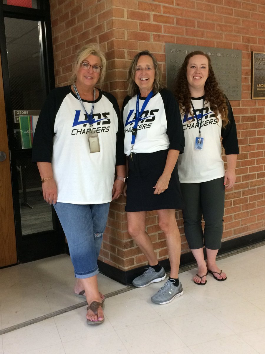 margiemcevoy's tweet image. First Spirit Day @D33Leman and it looks like #everybodyinLMS thanks for the shirts @WeGoD33