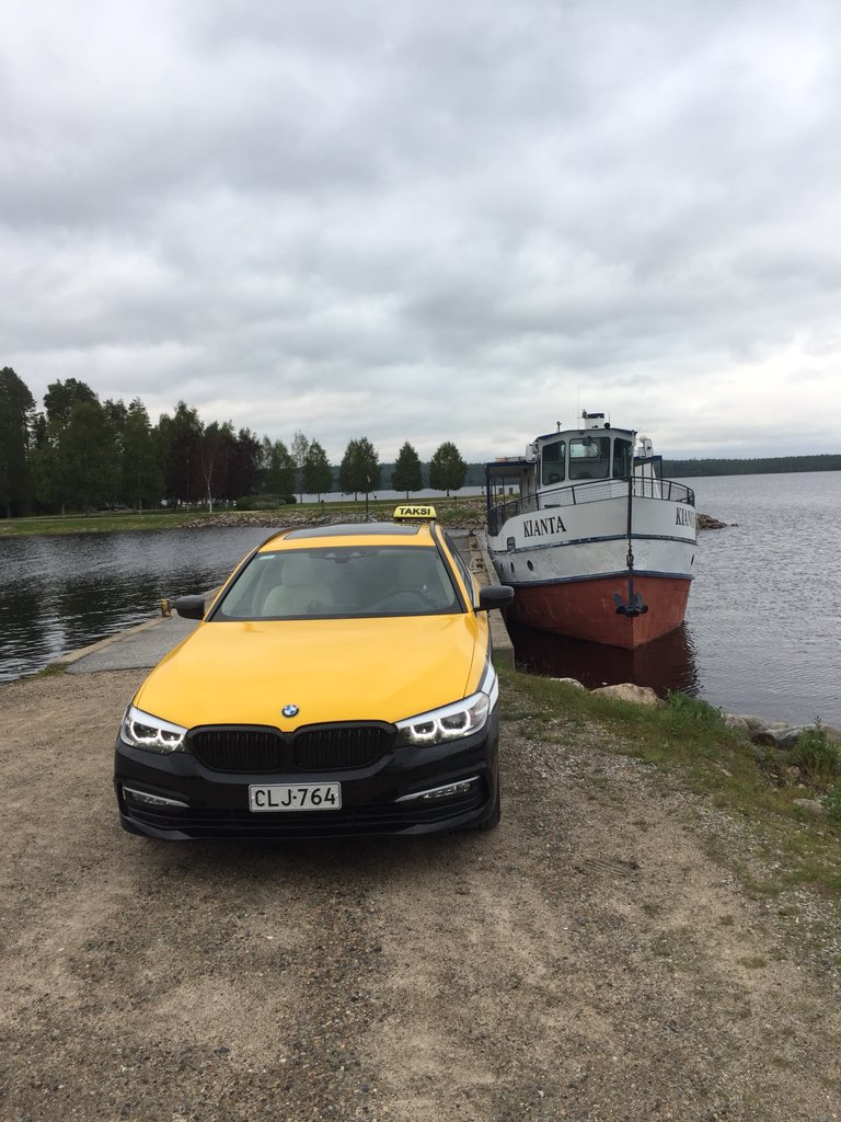 taksi206oulu's tweet photo. Torstaina reissu Suomussalmelle!! Vieressä komeilee Kianta-laiva⛴
#taksi206oulu #suomussalmi #kianta #kiantajärvi #kiantalaiva #bmw #bmwsuomi #otaxi #finland #suomi #korpitaksi #erweko #vaikuttavaapainamista #taxi #bmwtaxi @BMWGroup @BMW @BMWUSA @BMWDeutschland @bmwcanada https://t.co/9nxtaT5SvP