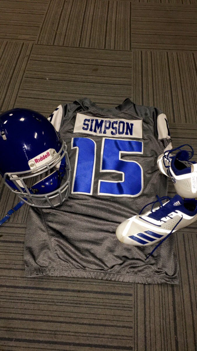 LilMarco_24's tweet photo. First College Game Tonight @CoachRobinBacon  @KWIGNITES @Montai_DC @chiefraider3 https://t.co/ByaE8OVfR5