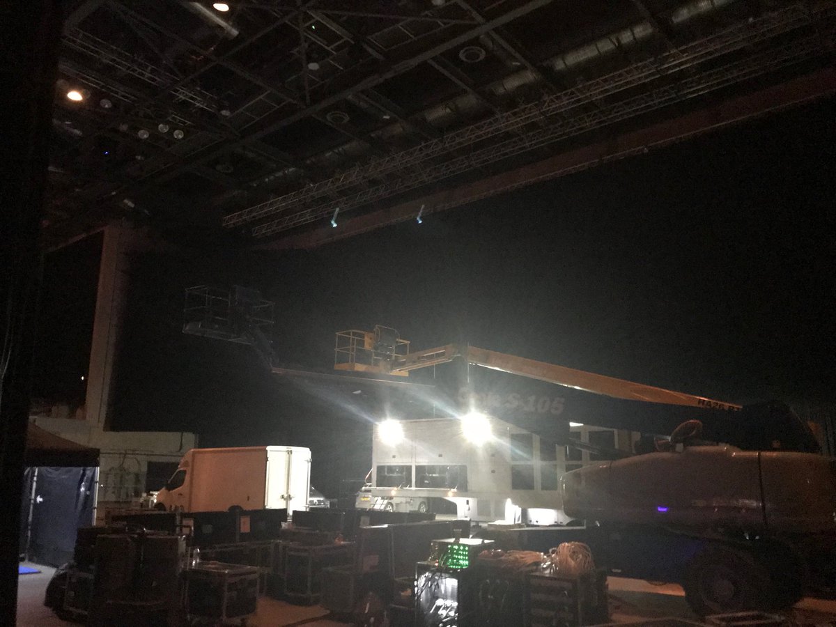 ramsaytechnical's tweet image. Not you average back stage....