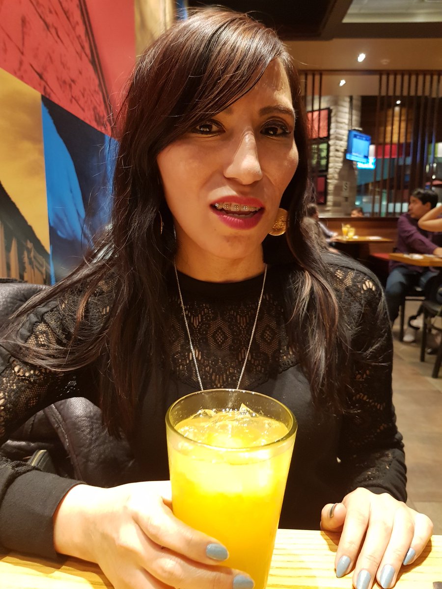 carlareyn's tweet photo. Celebrando mi cumple ! https://t.co/IsQGJxXRUB