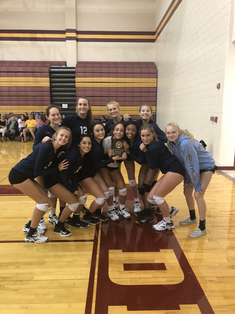 CoachJ_JHS's tweet photo. Consolations winners of the Dripping Springs Vball Tournament!!#WinnerWinnerChickenDinner #AllinforGlenn #GritPlus3 #girlypop #ghsvball #ilovemyteam #feelingblessed https://t.co/kaNwJwnWa6