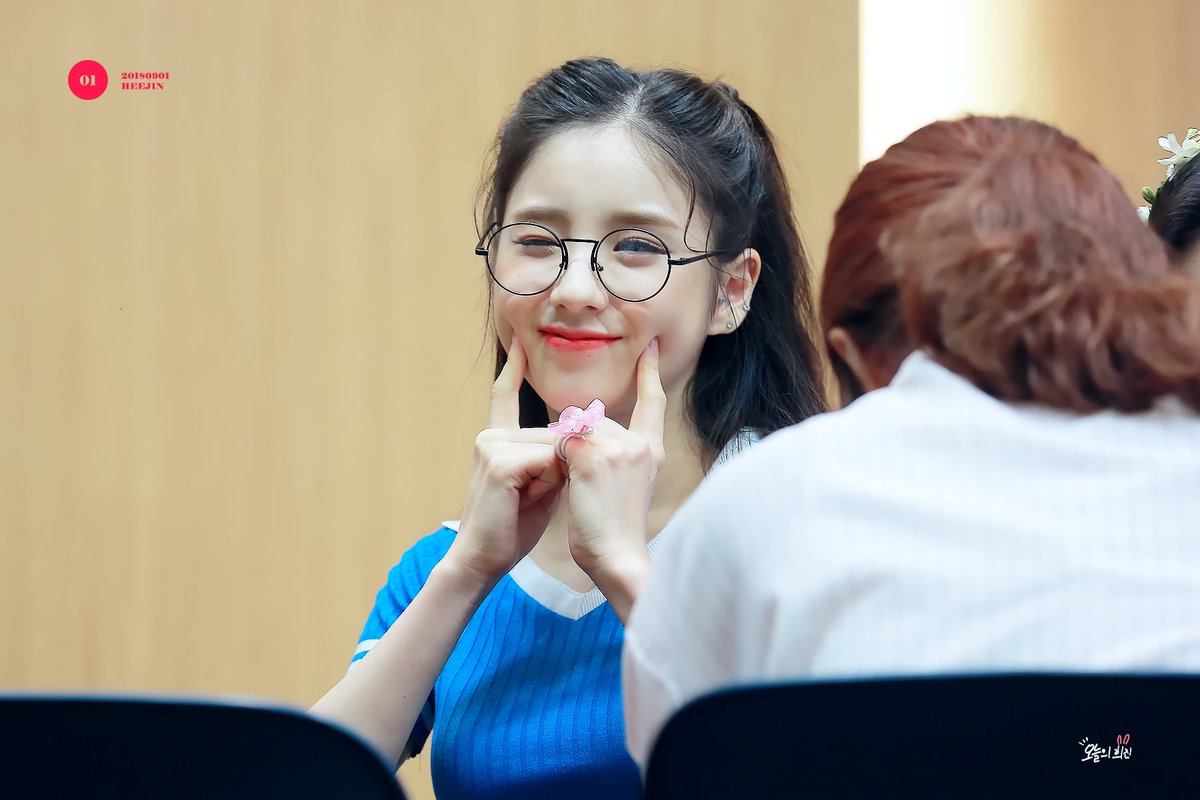 오늘의 희진 tweet media