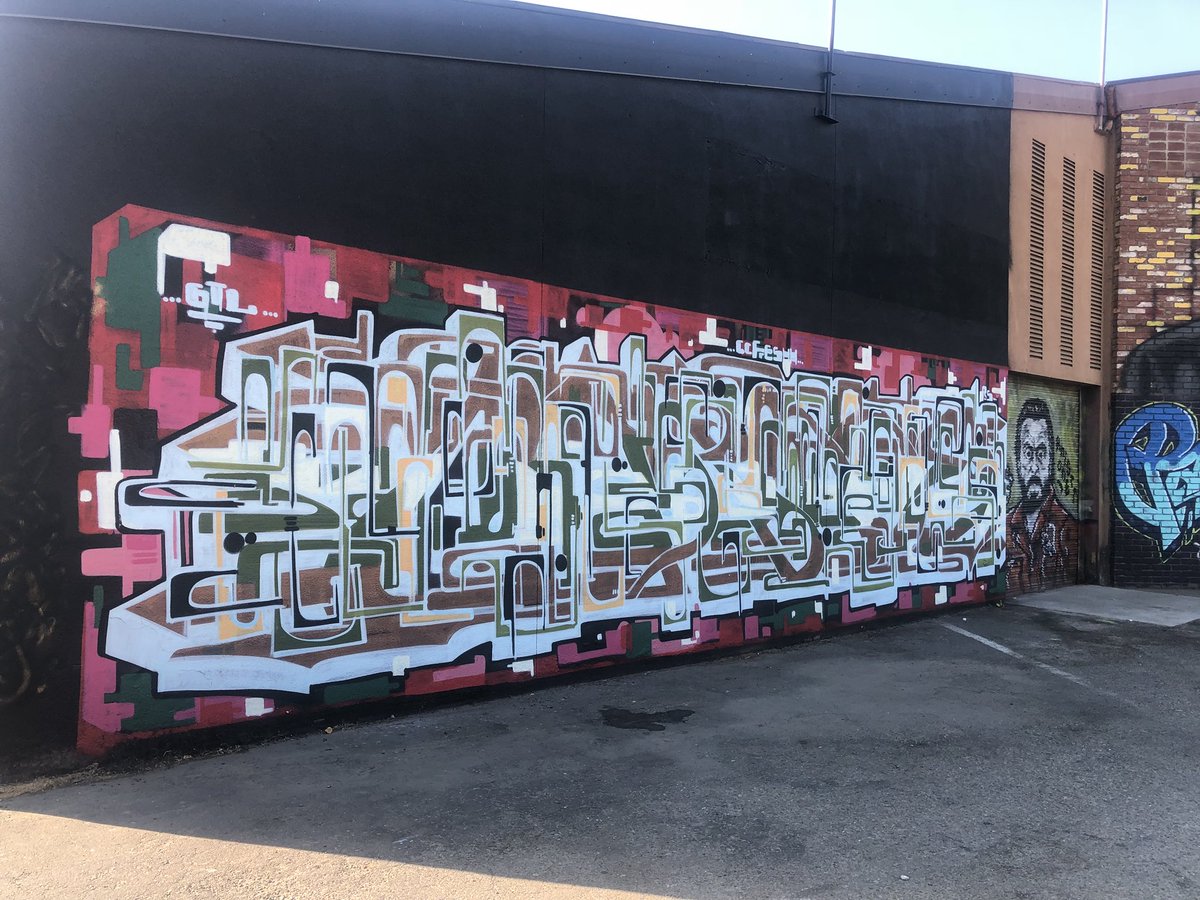 chrismalenab's tweet photo. One of the joys of running in various cities is the opportunity to see the unique art in each one.
•
#9run6 #teamzensah #teamnuun #fueledbyscience #golikeneverbefore #withoutlimitz #skechersperformance #running #run #runner #runners #seenonmyrun #graffitiart #urbanart #mural https://t.co/r4fBYabYhp