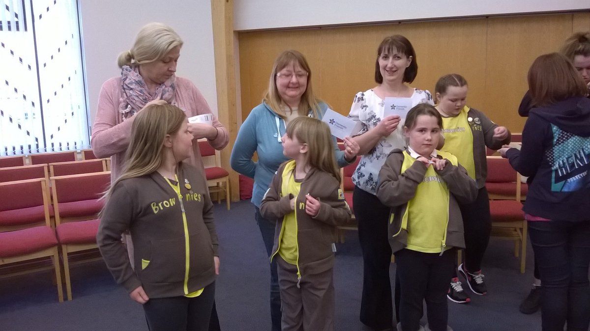 MargoG11's tweet image. Day 5 of challenge to #shareexamples #timetoshine @Bridgewater_NHS @saramarieblack1 what a joy it has been to be a @DementiaFriends Champion I have involved 693 @DementiaFriends and here are just a few of them #eastteam #dementiaawareness