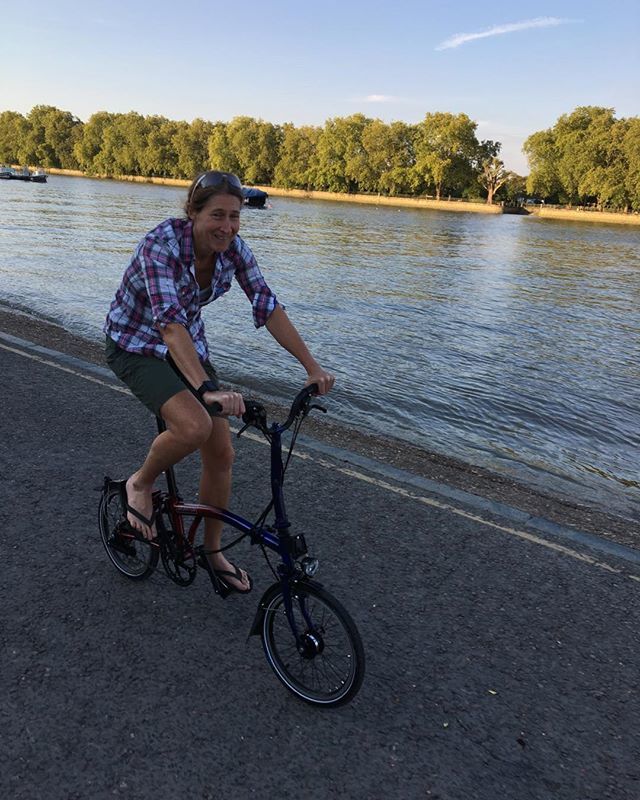 aashtonjones's tweet photo. Putney riverside testing the #ninestreets #brompton #headturner #notmethebike https://t.co/YLDo9BEMww https://t.co/KyjxEzpNeO