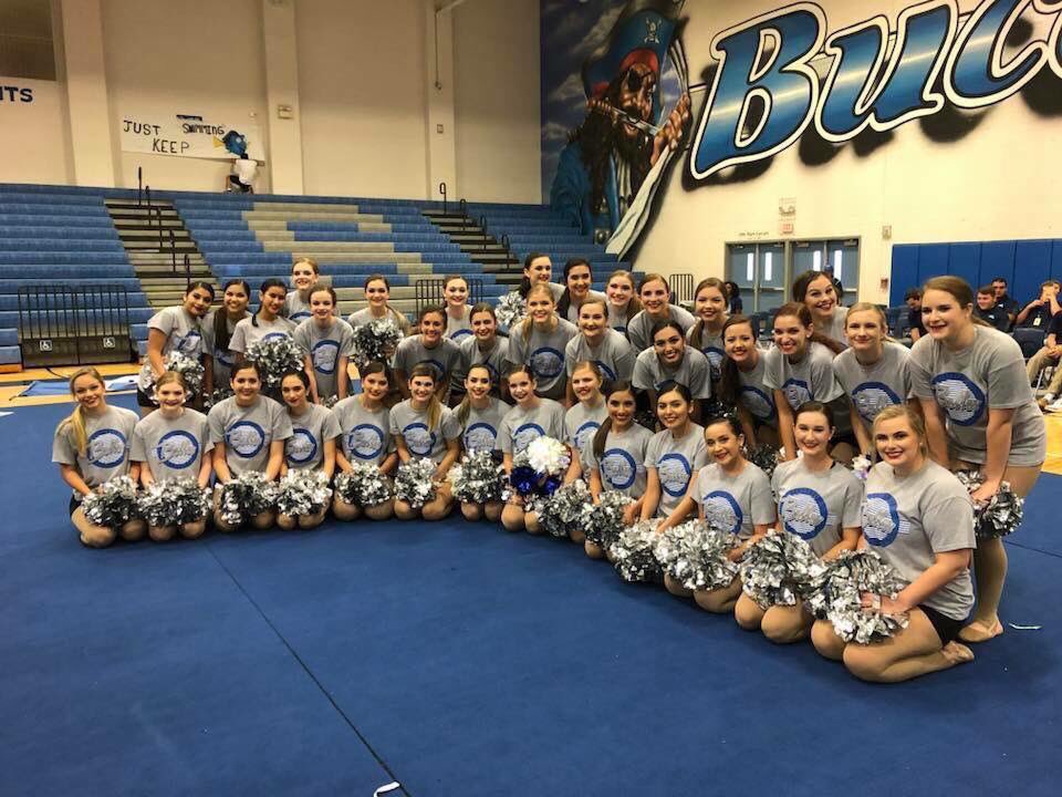 BwoodBelles's tweet photo. Our first pep rally and football game of the season was a success! 💙🏈 #gobelles #footballszn https://t.co/h8USnVFBWR