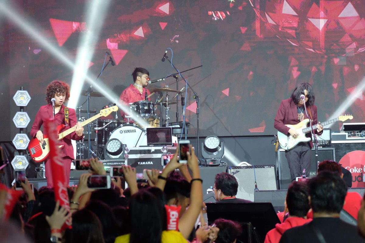 OrangeMagTV's tweet photo. IV of Spades at Coke Studio Homecoming!

#CokeStudio #CokeStudioPH #CokeStudioSeason2 #CokeStudioHomecoming

📸 @judeng for https://t.co/36qZgbuAeP https://t.co/tZS7zsPMyx