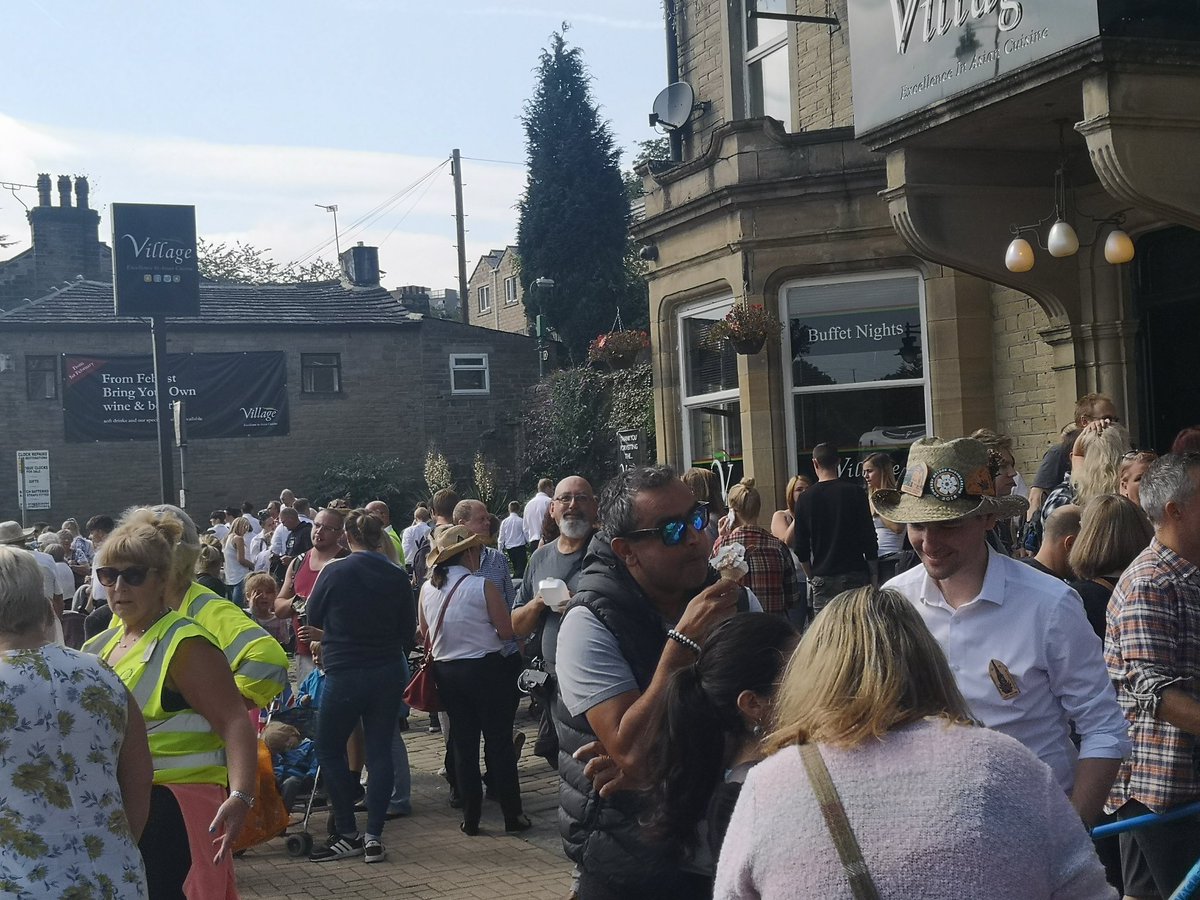 CMBCWardenA's tweet image. In Sowerby Bridge Rushbearing Festival. @Rushbearing #CMBC #Calderdale #Visitcalderdale