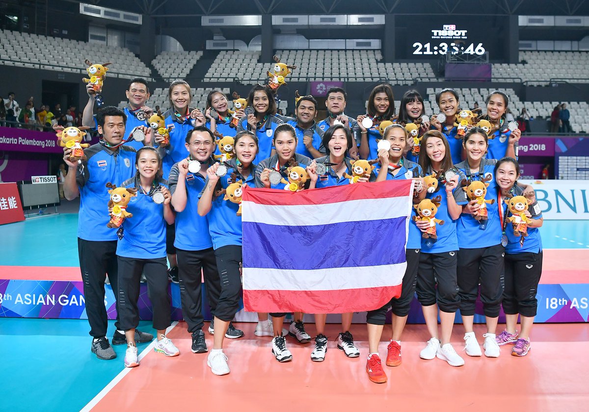 tomthanarat's tweet photo. 🥈🥈🥈🥈🥈🥈🥈🥈🥈🥈
บรรยากาศรับเหรียญเงิน ของ วอลเลย์บอลหญิงทีมชาติไทย ในเอเชียนเกมส์2018 

โดย #วอลเลย์บอลหญิง เปลี่ยนเวลาเดินทางกลับถึงประเทศไทยที่ท่าอากาศยานสุวรรณภูมิเป็นเวลา 16.05 น. ด้วยเที่ยวบินTG436 https://t.co/MJnzLEAc1d