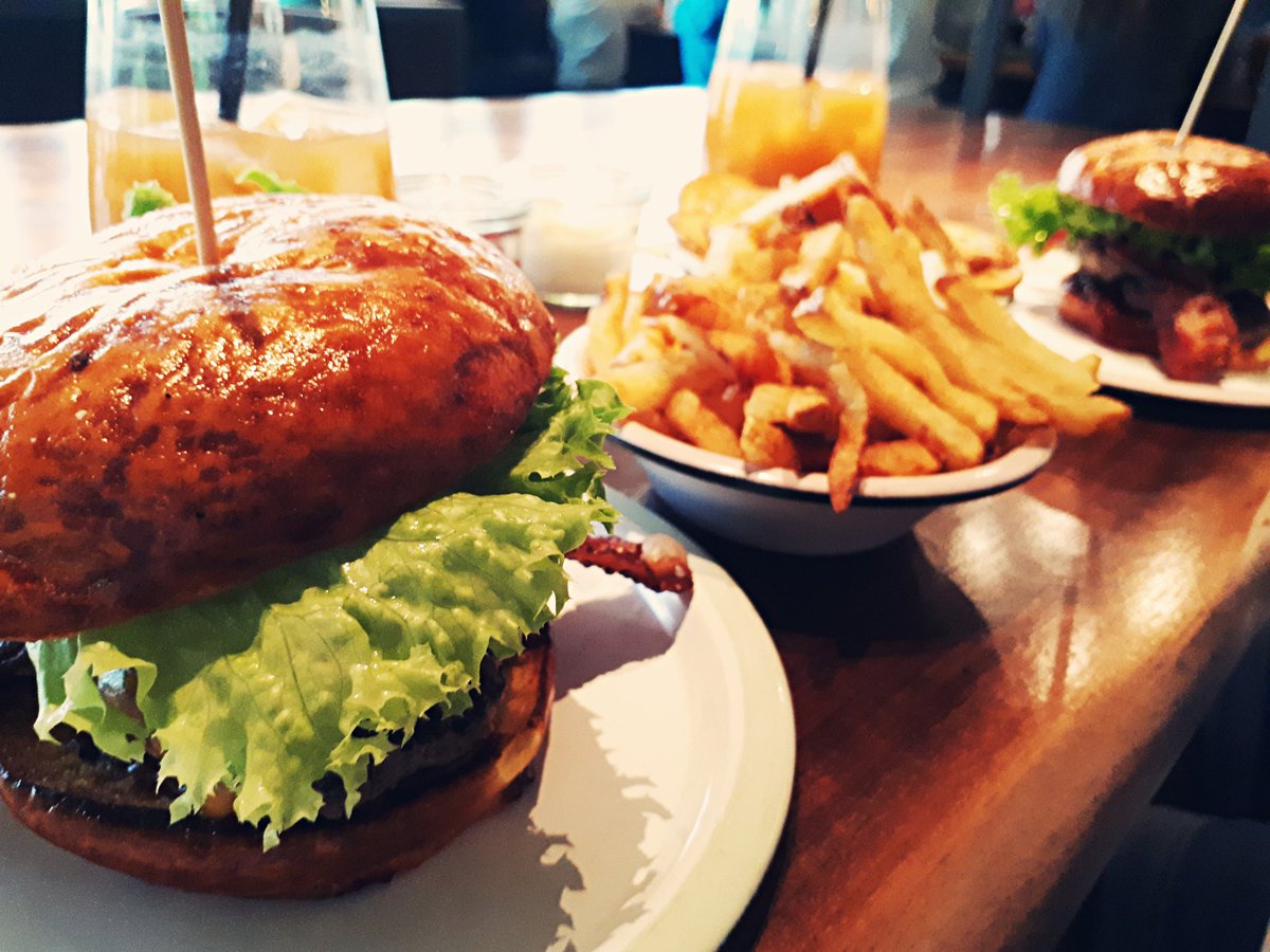 stray_kath's tweet photo. Etwas Foodporn für die timeline #burgerlich https://t.co/eICBB59ztO