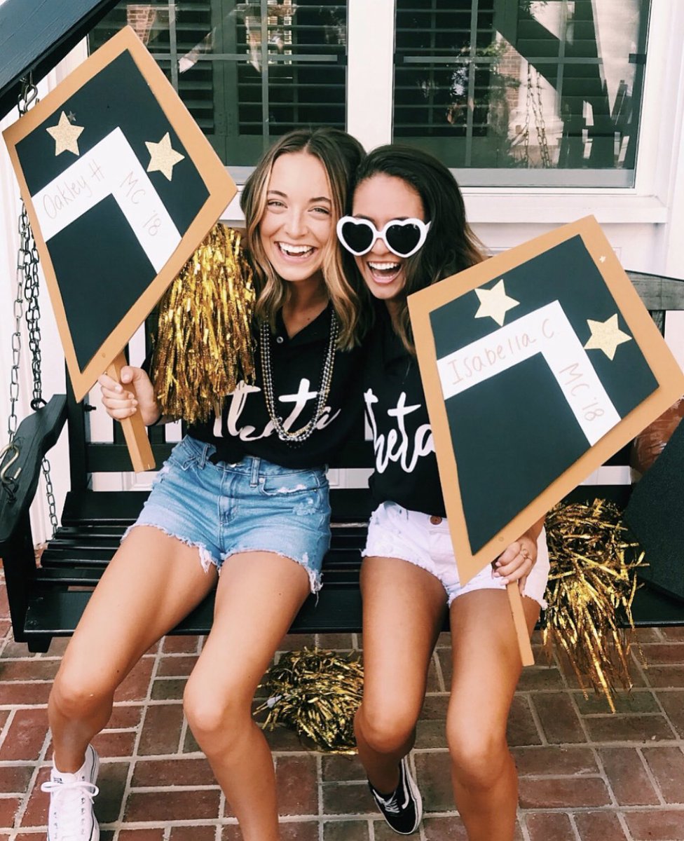 FSUTheta's tweet photo. Take us back to bid day 🤩🎉 We had so much fun welcoming home Member Class 18 and we can’t wait to see all the amazing things our new members will bring to us this year at Theta! 💫 #fsubidday18 https://t.co/OxW9GLWhhi