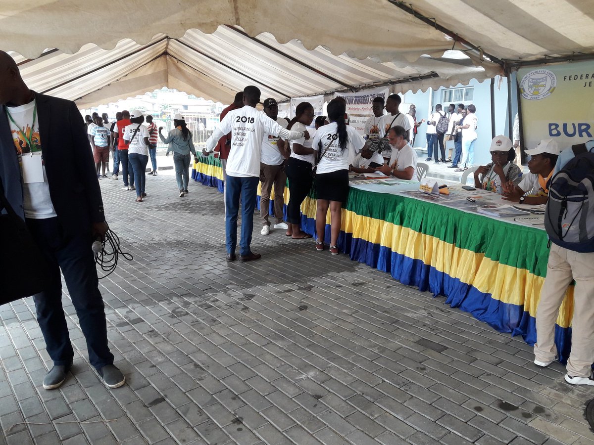 moise215's tweet photo. Je suis actuellement au palais de sports pour la journée internationale de la jeunesse. 
#JIJ
@TVGabon24 https://t.co/V5V59TjKci