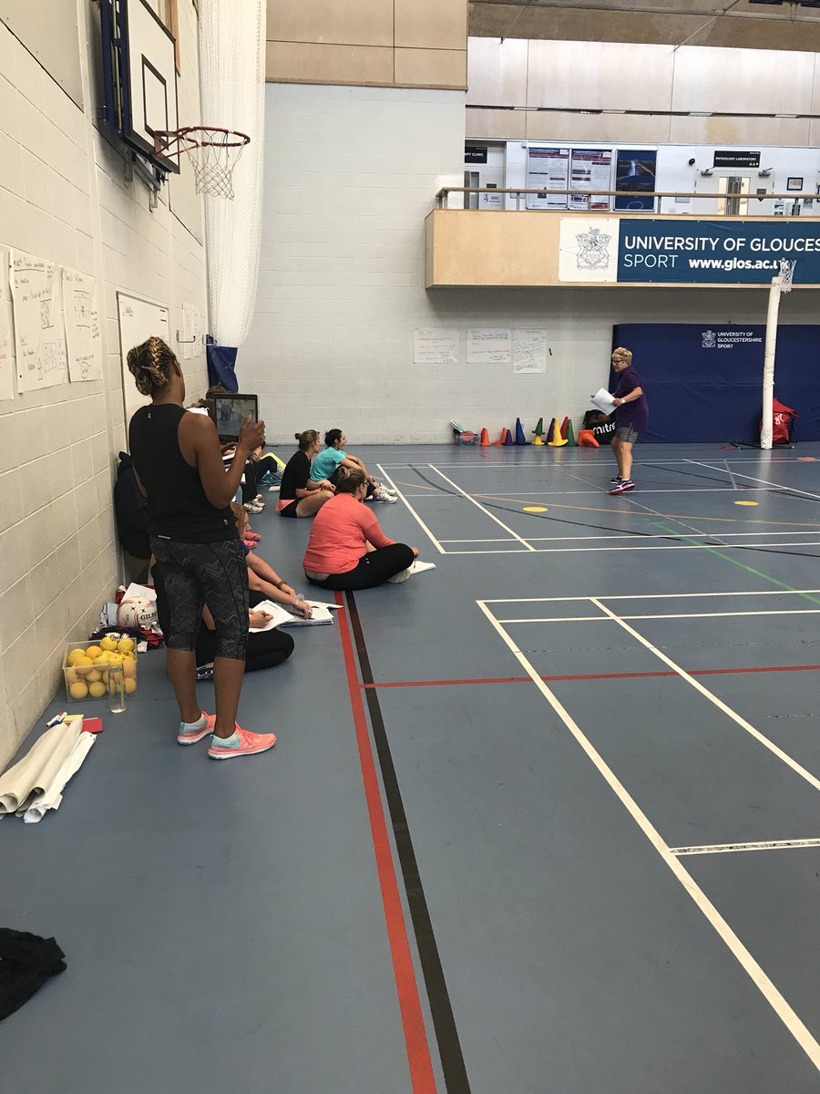 netballpundit's tweet photo. @EnglandNetball UKCC Level 3 @uniofglos now onto defensive tactics #closingspace #splitcircle https://t.co/b2WLB6D2e2