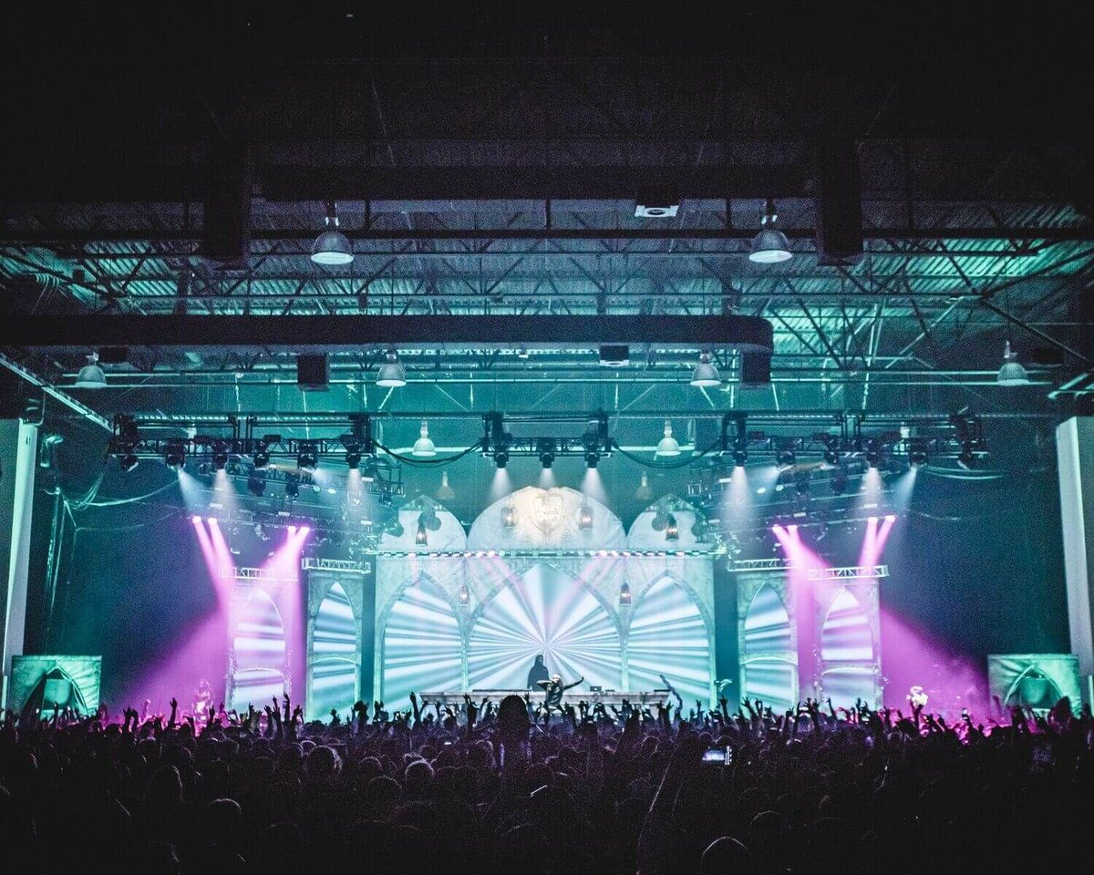 What a way to kick off Halloween 😈 Midwest’s new ‘JAWBREAKER’ fest will feature <a href="/odesza/">ODESZA</a> <a href="/LouisTheChild/">Louis The Child</a> <a href="/Zedd/">Zedd</a> + more dncgastrnt.co/jwb | 📷Derek Rickert