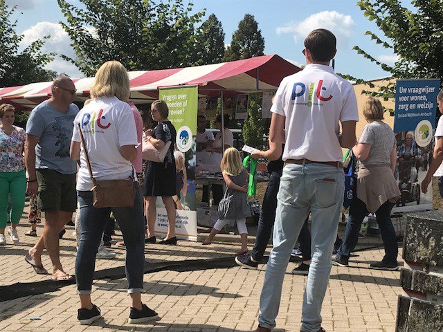 PIT_k_o's tweet photo. Dank collega's van het PIT promotieteam voor jullie geweldige inzet vandaag! En ook dank aan de @gemeentehia voor de perfecte organisatie van deze zonnige Zomerparkdag 2018! #ZPD18 https://t.co/n1iuoe5iDA