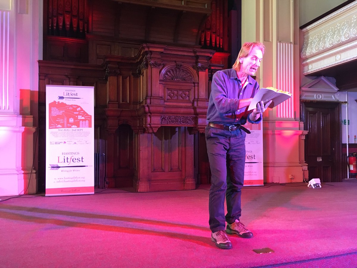 BaconBoy1989's tweet photo. Yesterday, I had the honour to be part of the first #HastingsLitFest for their #OpeningCeremony. The event consisted of a talk by the #Patron and playwright, Sir David Hare, &amp; poetry performed by actor, Julian Sands. This is a really exciting Festival which will continue to grow. https://t.co/b7tcnFXmfO