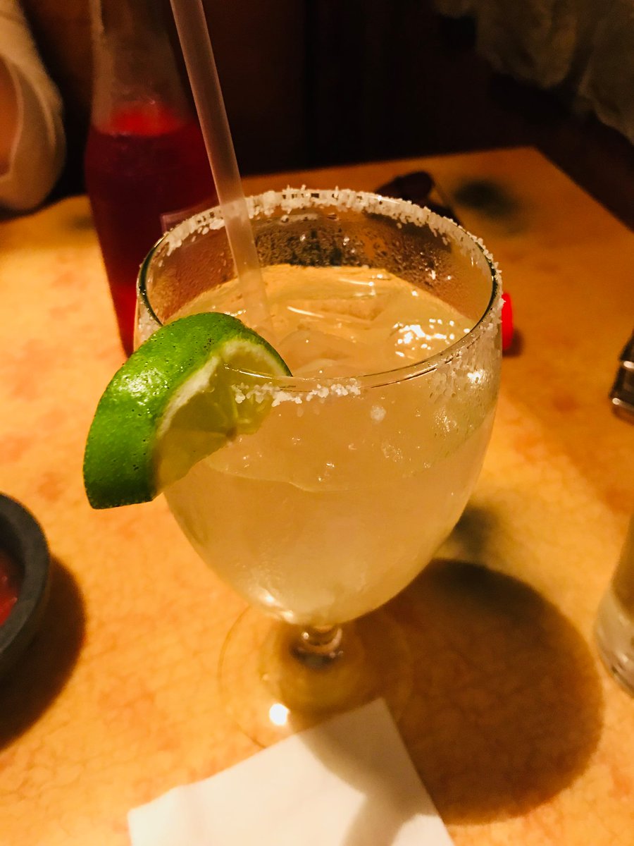 vivadsm's tweet photo. $3 house margaritas and the start of football season. What else do we need?! https://t.co/ON7qK3MBFU