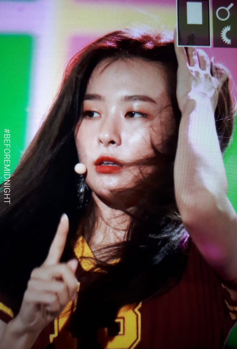 BFmidnight's tweet photo. 180901 언제나 항상 넌 봄이야,여름 가을 지나 겨울 그 끝에 네가있어🌸

#RedVelvet #SEULGI #슬기 https://t.co/p9x59yCTC9