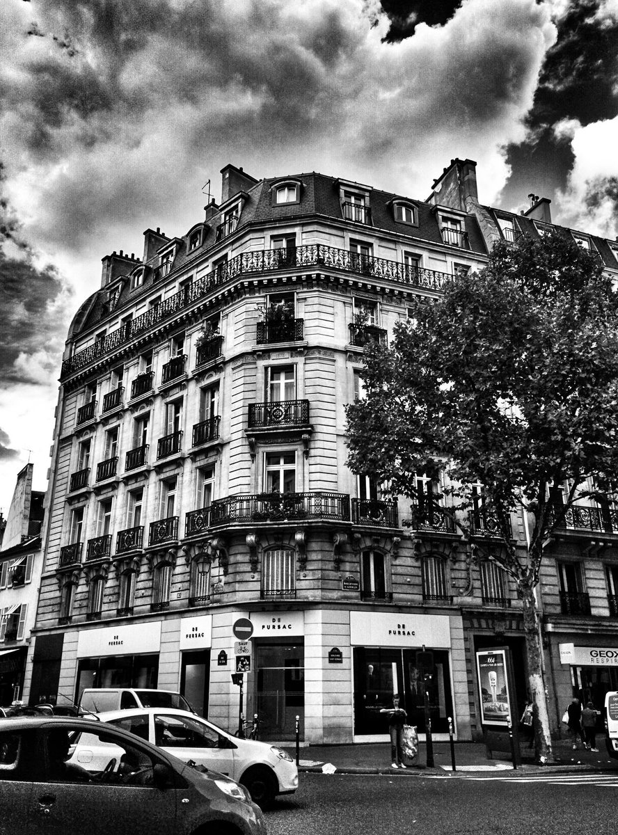 LarisaFoto's tweet photo. Le beau Paris, sur le chemin du retour. 1er septembre 2017. #photography #instaphotography #instaphoto #holiday #vakantie #instacation #France #Paris #cityphotography #citytrip #wolken #clouds #cloudporn #blackandwhite #bwphotography #bwphoto #blacknwhite #500pxrtg https://t.co/vC4tiy8Kps